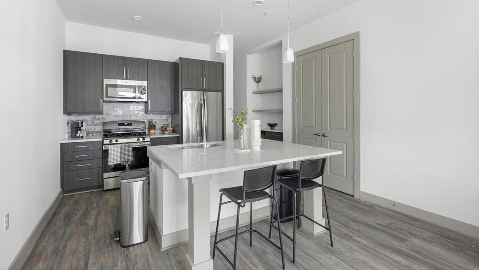 Landing - Modern Apartment With Amazing Amenities Х'юстон Екстер'єр фото